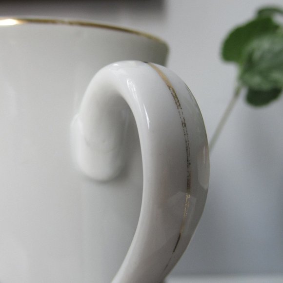 Porcelain Mug Norman Rockwell Collection "The Cobbler" by Norman Rockwell Museum - Picture 12 of 14